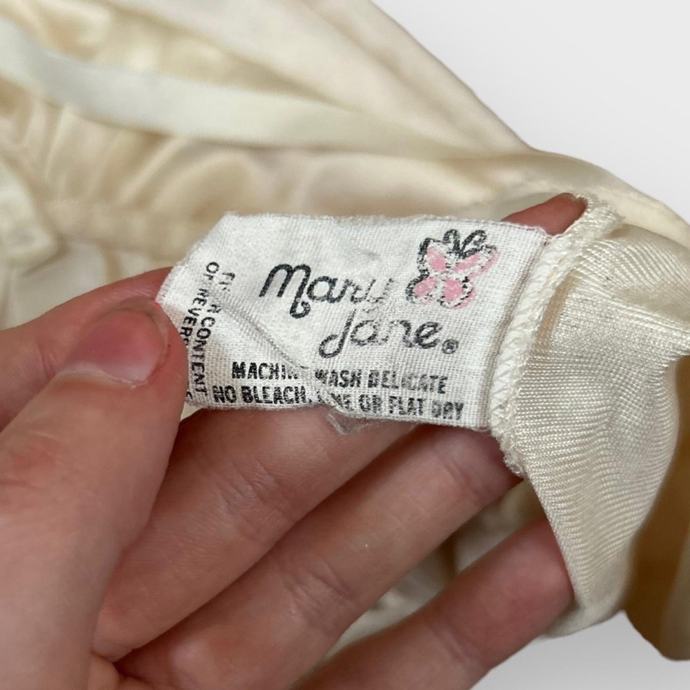 Vintage White / Cream Satin Slip - Size Small - Picture 3 of 8